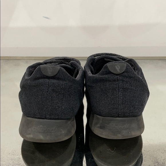 Allbirds Men’s Wool Runners - Picture 2 of 4